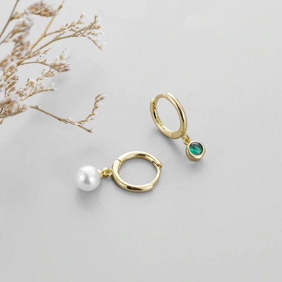 *NEW Gold Emerald Pearl Drop Huggie Hoop Earrings - Picture 2 of 7